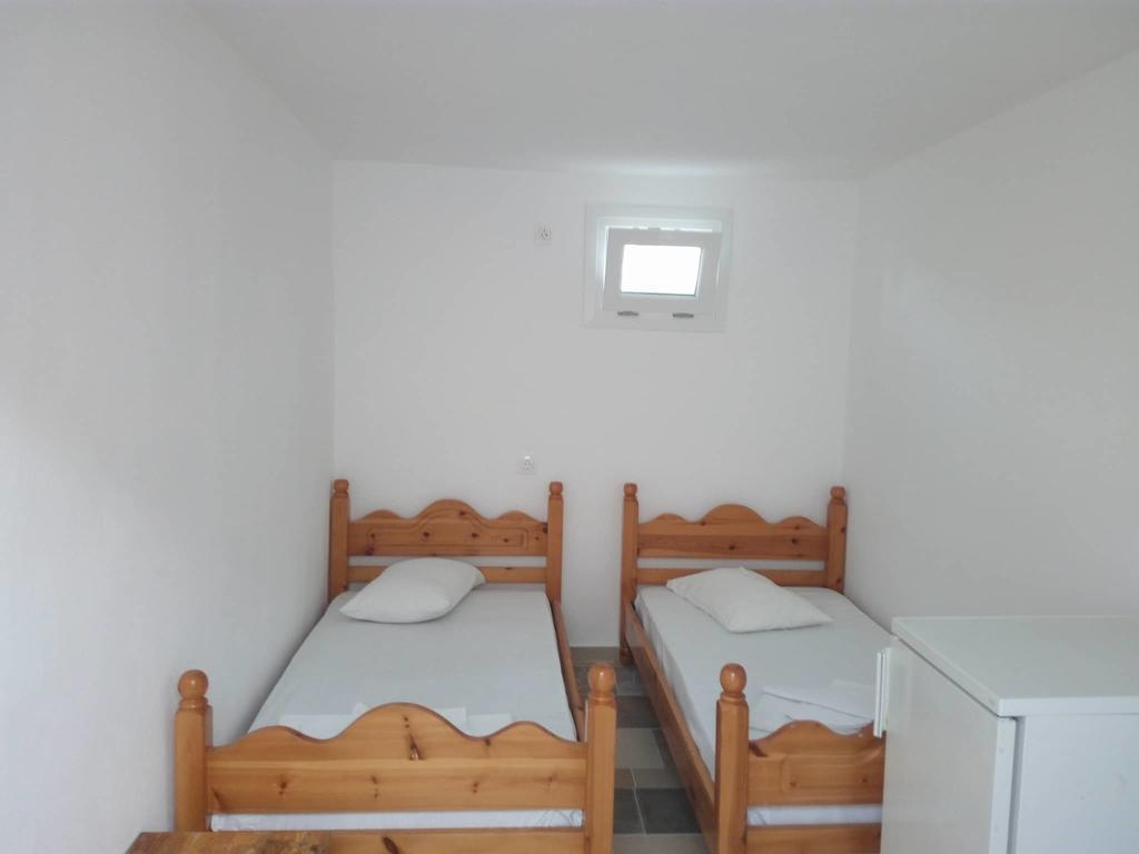 Aparthotel San Efrem Perissa  Habitación foto